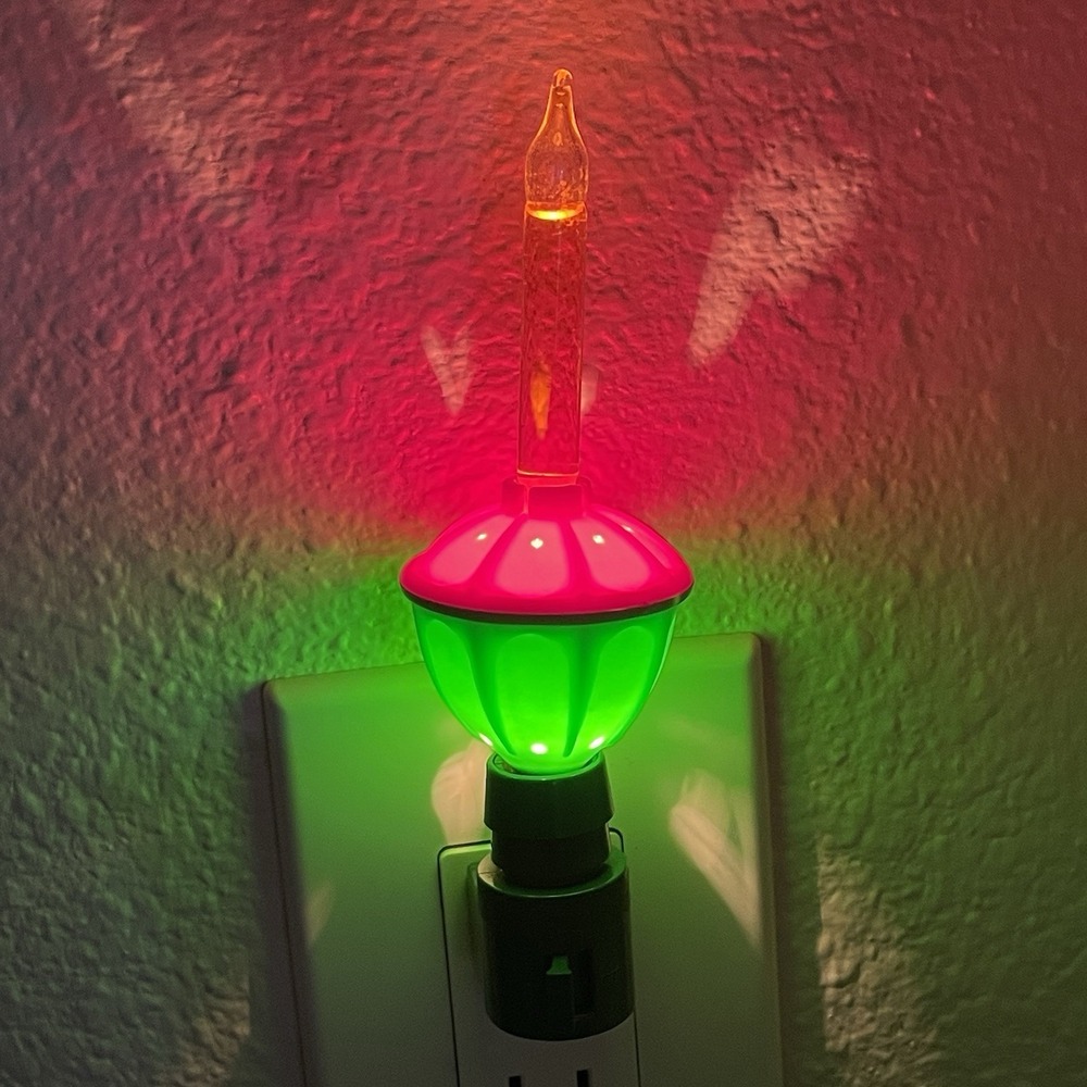 Christmas Plug In Night Light with On/Off Switch Tested Works Excellent - Picture 2 of 9